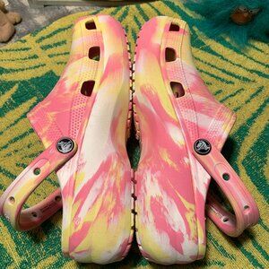 Women's Size 9.0 CROCS Platform Shoes Pink & Yellow Swirl with Back Strap
